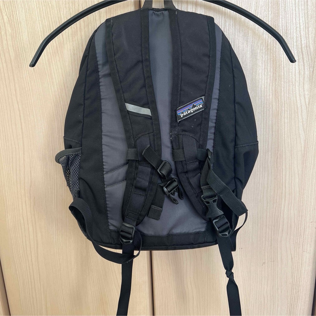 patagonia(パタゴニア)のpatagonia パタゴニア キッズリュック Refugio 15L 黒 キッズ/ベビー/マタニティのこども用バッグ(リュックサック)の商品写真