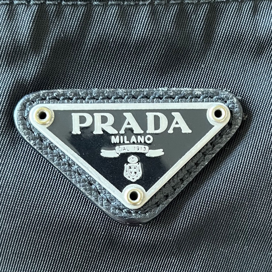 PRADA(プラダ)のプラダ　ポーチ　大 レディースのファッション小物(ポーチ)の商品写真