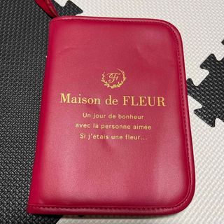 メゾンドフルール(Maison de FLEUR)のMaison de FLEUR マルチケース レッド(ポーチ)