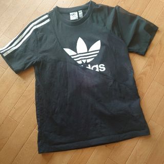 アディダス(adidas)のアディダスTシャツ(Tシャツ(半袖/袖なし))