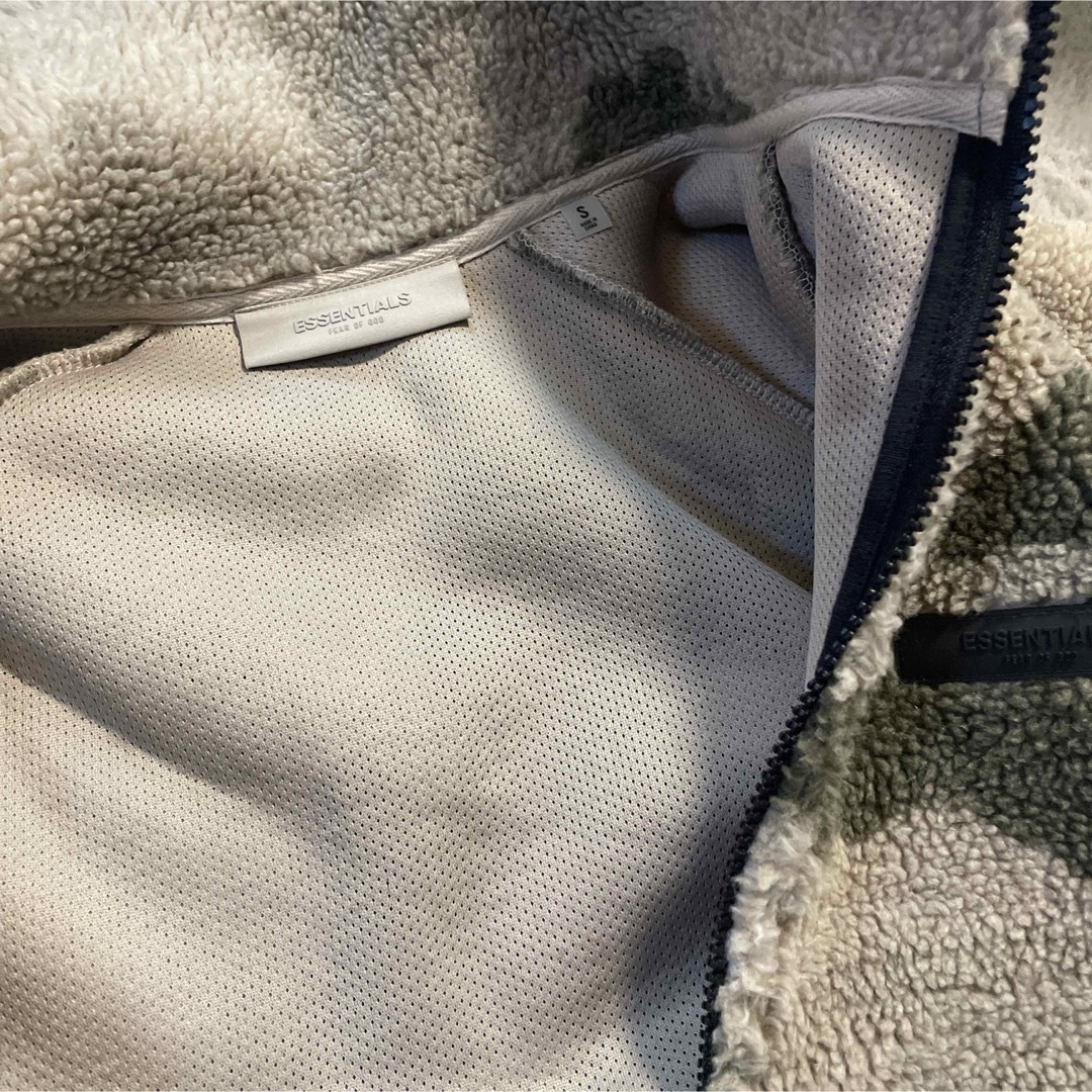 FEAR OF GOD(フィアオブゴッド)のfog essentials fleece jacket メンズのジャケット/アウター(その他)の商品写真