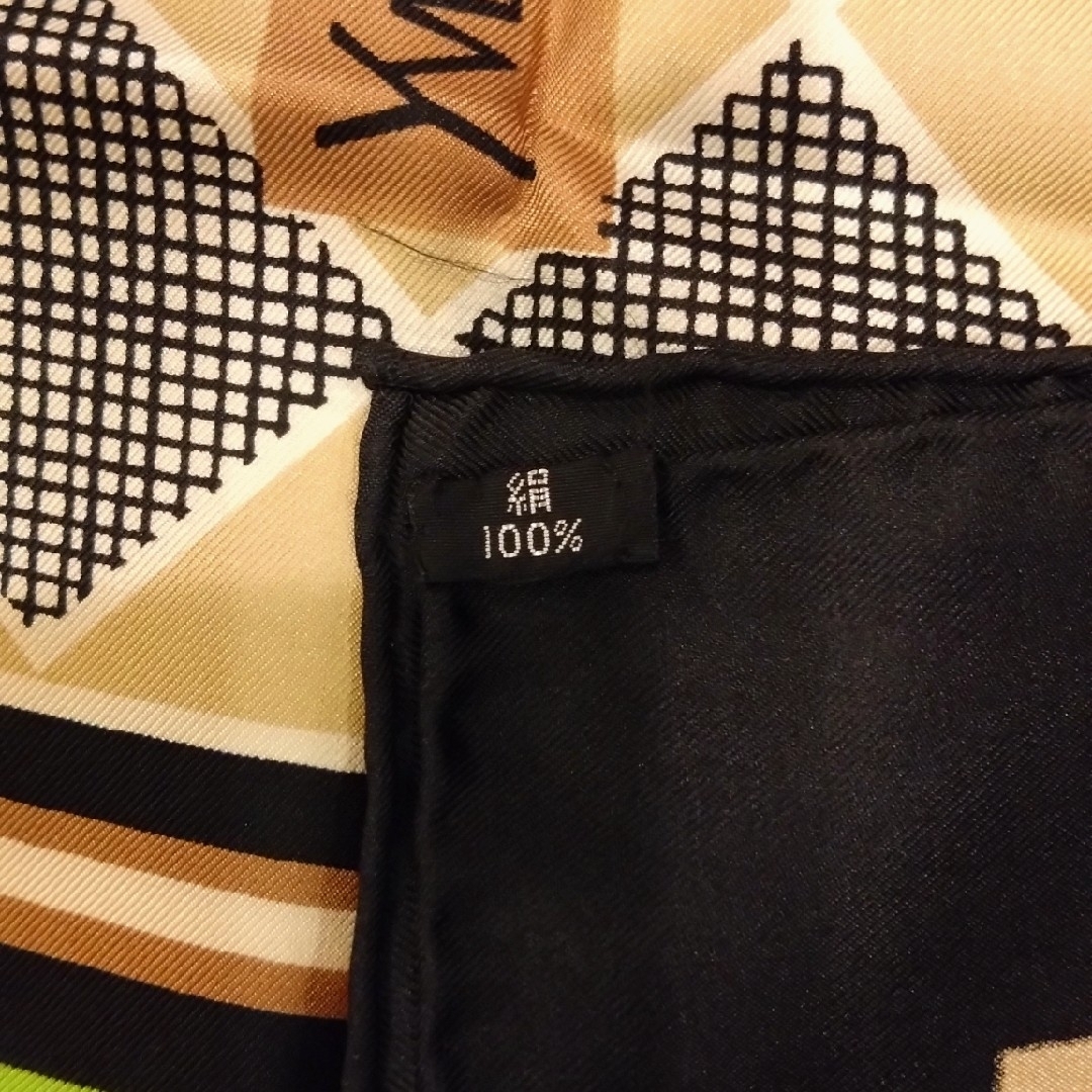 Yves Saint Laurent(イヴサンローラン)のイヴ・サン=ローラン　シルクスカーフ　イブサンローラン レディースのファッション小物(バンダナ/スカーフ)の商品写真