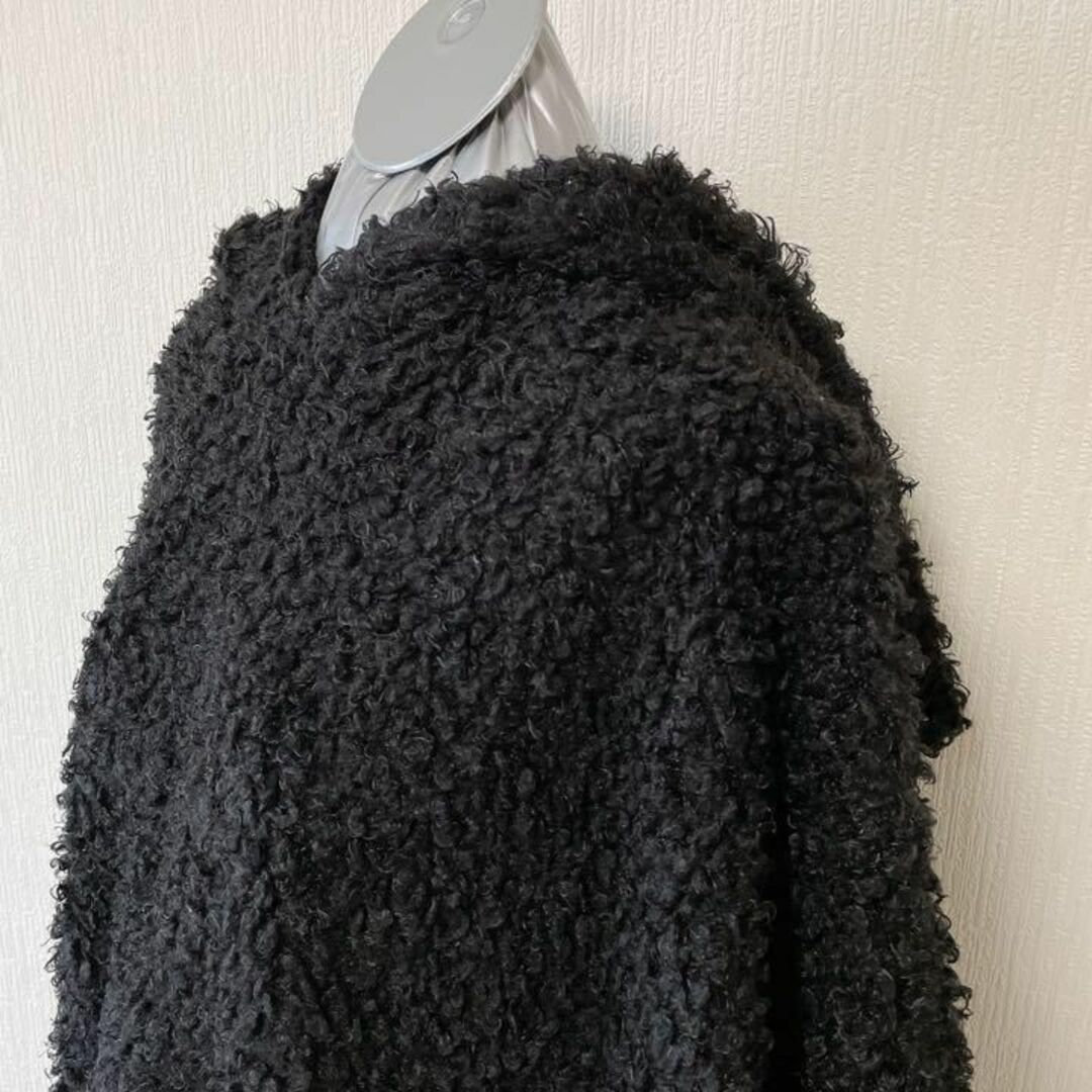 LE CIEL BLEU(ルシェルブルー)のLE CIEL BLEU 黒 ニット ポンチョ フード付き レディースのジャケット/アウター(ポンチョ)の商品写真