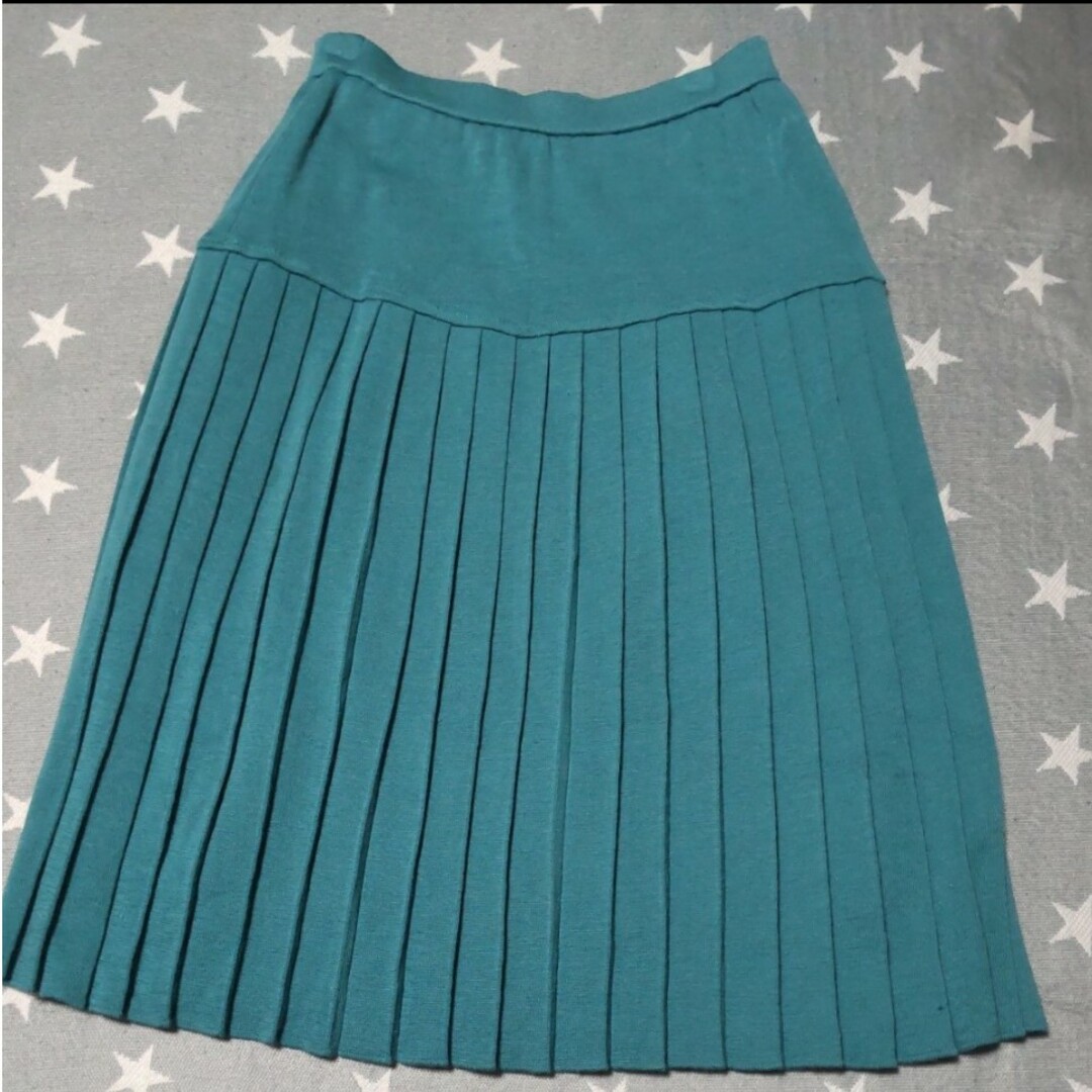 ニットスカート プリーツ グリーン レディースのスカート(ひざ丈スカート)の商品写真