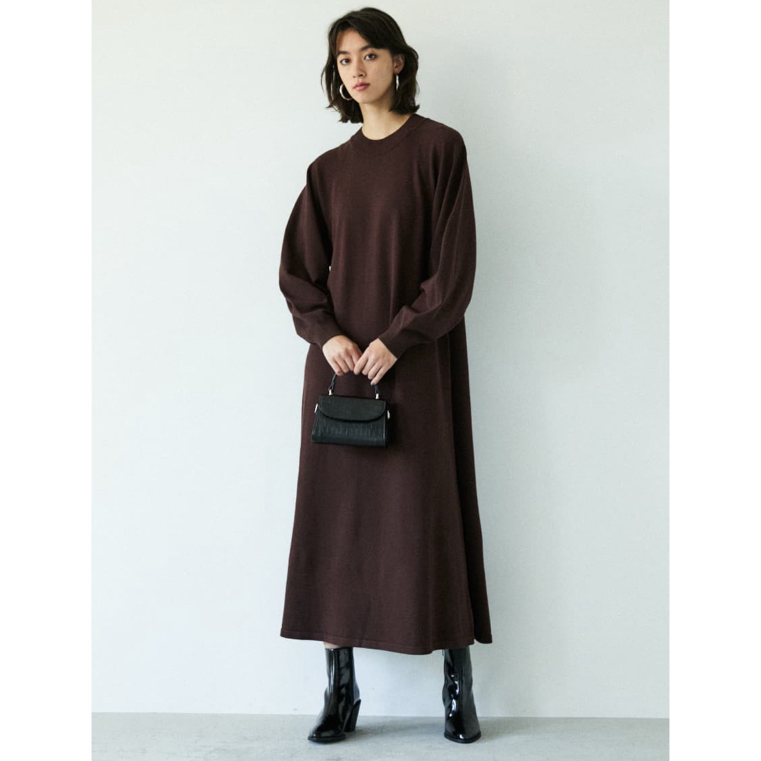 moussy(マウジー)のコクーンスリーブ　クルーネック　ロング　ニット　ワンピース　ダークブラウン　茶系 レディースのワンピース(ロングワンピース/マキシワンピース)の商品写真