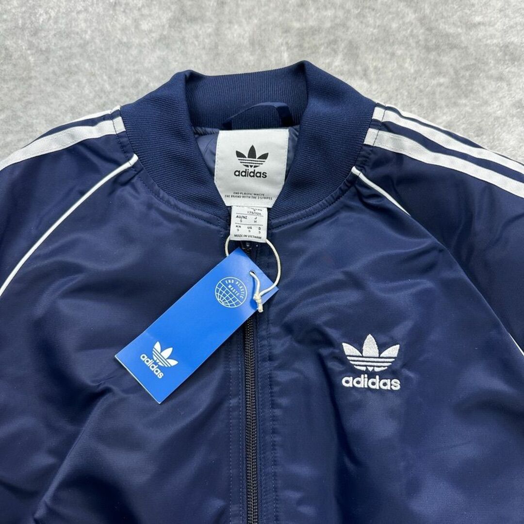 adidas(アディダス)の新品 adidas Originals Mサイズ SST ボンバージャケット メンズのジャケット/アウター(ダウンジャケット)の商品写真