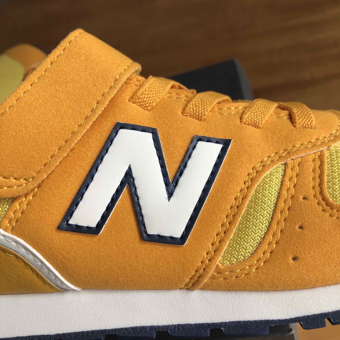 New Balance(ニューバランス)の新品 箱入り 22.5㎝ ニューバランス スニーカー キッズ/ベビー/マタニティのキッズ靴/シューズ(15cm~)(スニーカー)の商品写真