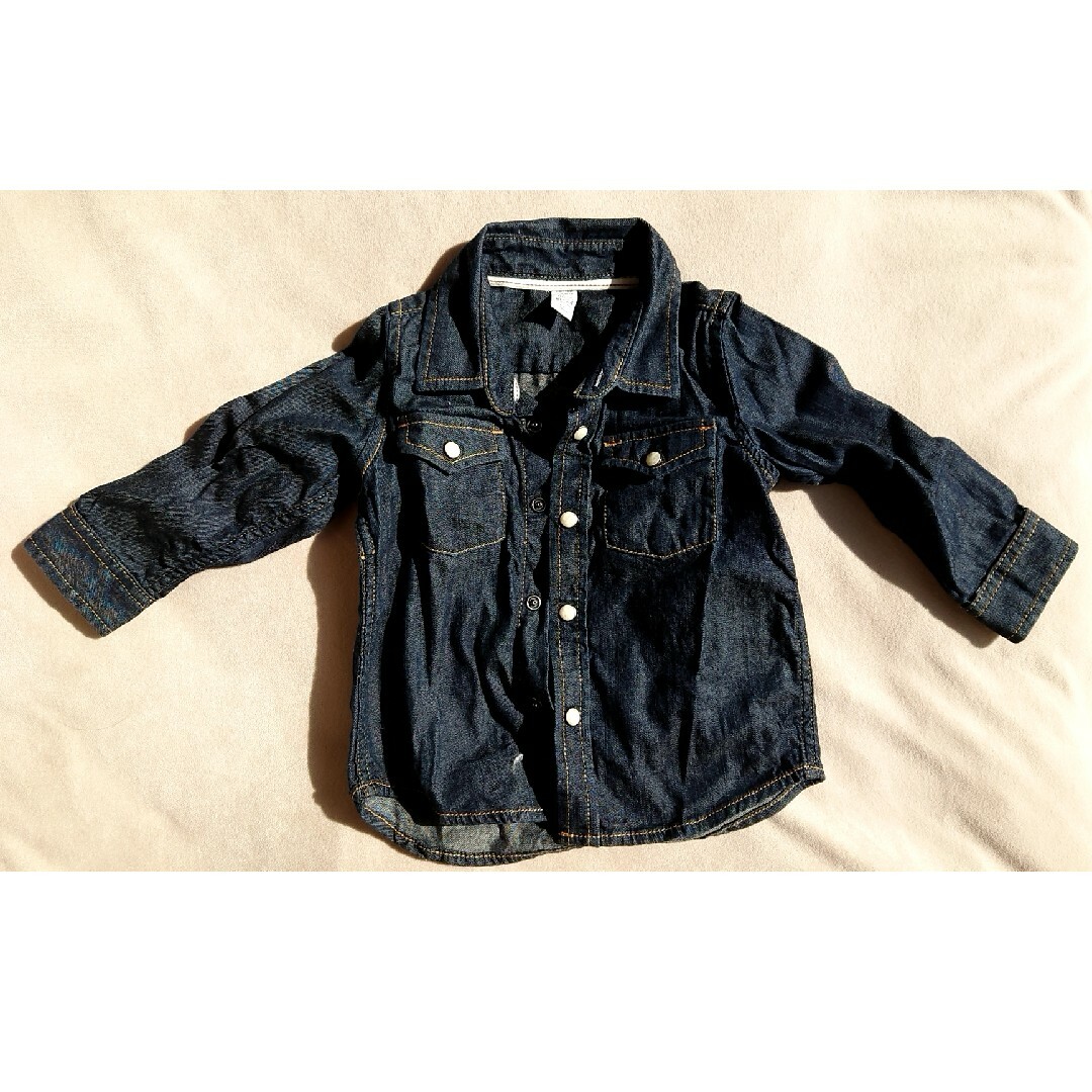 babyGAP(ベビーギャップ)のBaby Gap デニムシャツ 90cm キッズ/ベビー/マタニティのキッズ服男の子用(90cm~)(Tシャツ/カットソー)の商品写真