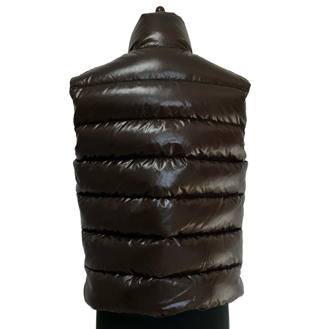 MONCLER(モンクレール)のモンクレール ダウンベスト ブラウン TIB GILET サイズ0 レディースのジャケット/アウター(ダウンベスト)の商品写真