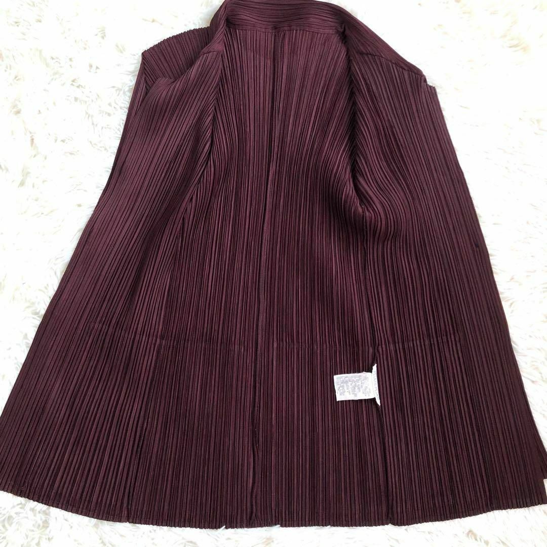 PLEATS PLEASE ISSEY MIYAKE(プリーツプリーズイッセイミヤケ)の【美品】プリーツプリーズ プリーツジャケット ポケット ボルドー 3B サイズ3 レディースのジャケット/アウター(テーラードジャケット)の商品写真