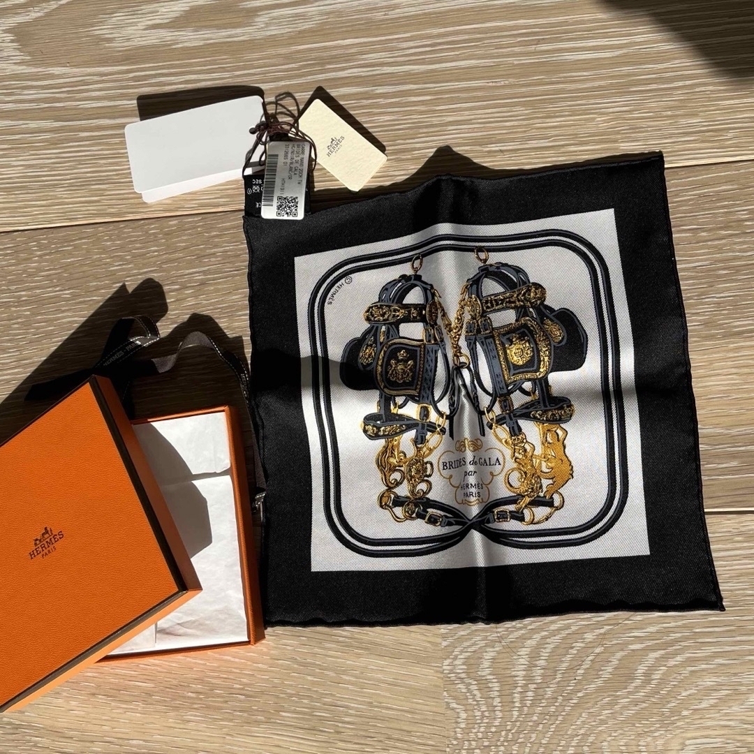 Hermes(エルメス)の【カオリン様専用】エルメス【未使用】ナノカレとツイリーパリジェンヌused① レディースのファッション小物(バンダナ/スカーフ)の商品写真