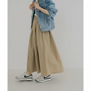 アーバンリサーチ(URBAN RESEARCH)の【BEIGE】メモリータフタボリュームスカート(ロングスカート)