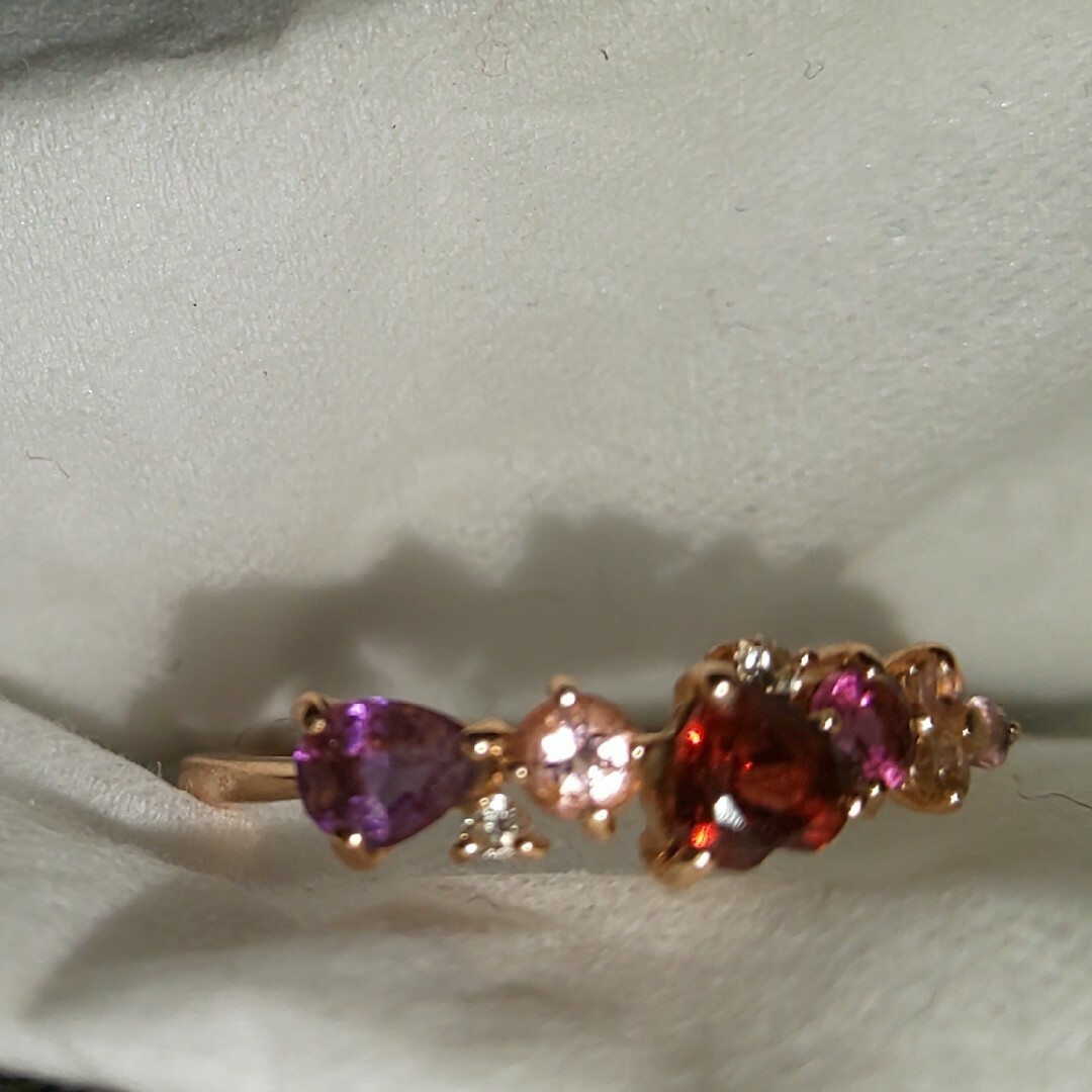 ガーネットがハートになったロゼ系アミュレットリングダイヤモンド付き レディースのアクセサリー(リング(指輪))の商品写真
