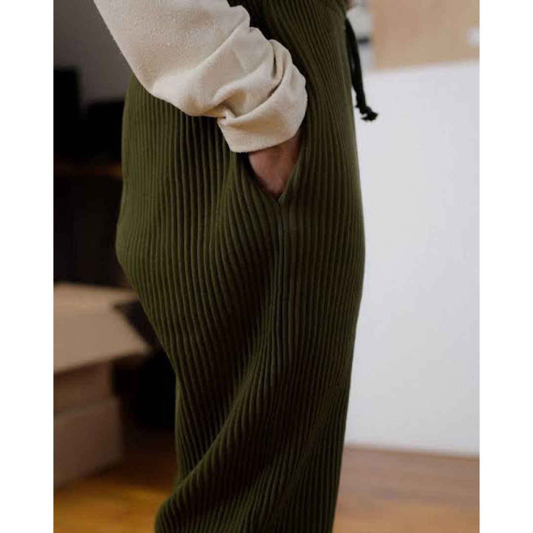 EDIT.FOR LULU(エディットフォールル)のBaserange sweat pants -dark green 限定色 レディースのパンツ(カジュアルパンツ)の商品写真