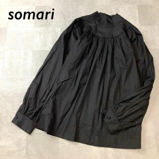 ソマリ(somari)の美品 somari ハイネック ショルダー ボタン ロング ブラウス ブラック(シャツ/ブラウス(長袖/七分))