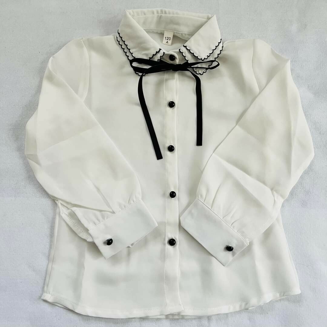 新品 130 女の子 セットアップ 緑スーツ 卒園式 入学式  パンツスーツ キッズ/ベビー/マタニティのキッズ服女の子用(90cm~)(ドレス/フォーマル)の商品写真