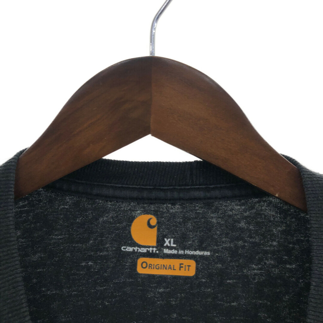 carhartt(カーハート)のCarhartt カーハート ワンポイントロゴ 長袖ポケットTシャツ トップス ワーク ブラック (メンズ XL) 中古 古着 P7011 メンズのトップス(Tシャツ/カットソー(七分/長袖))の商品写真