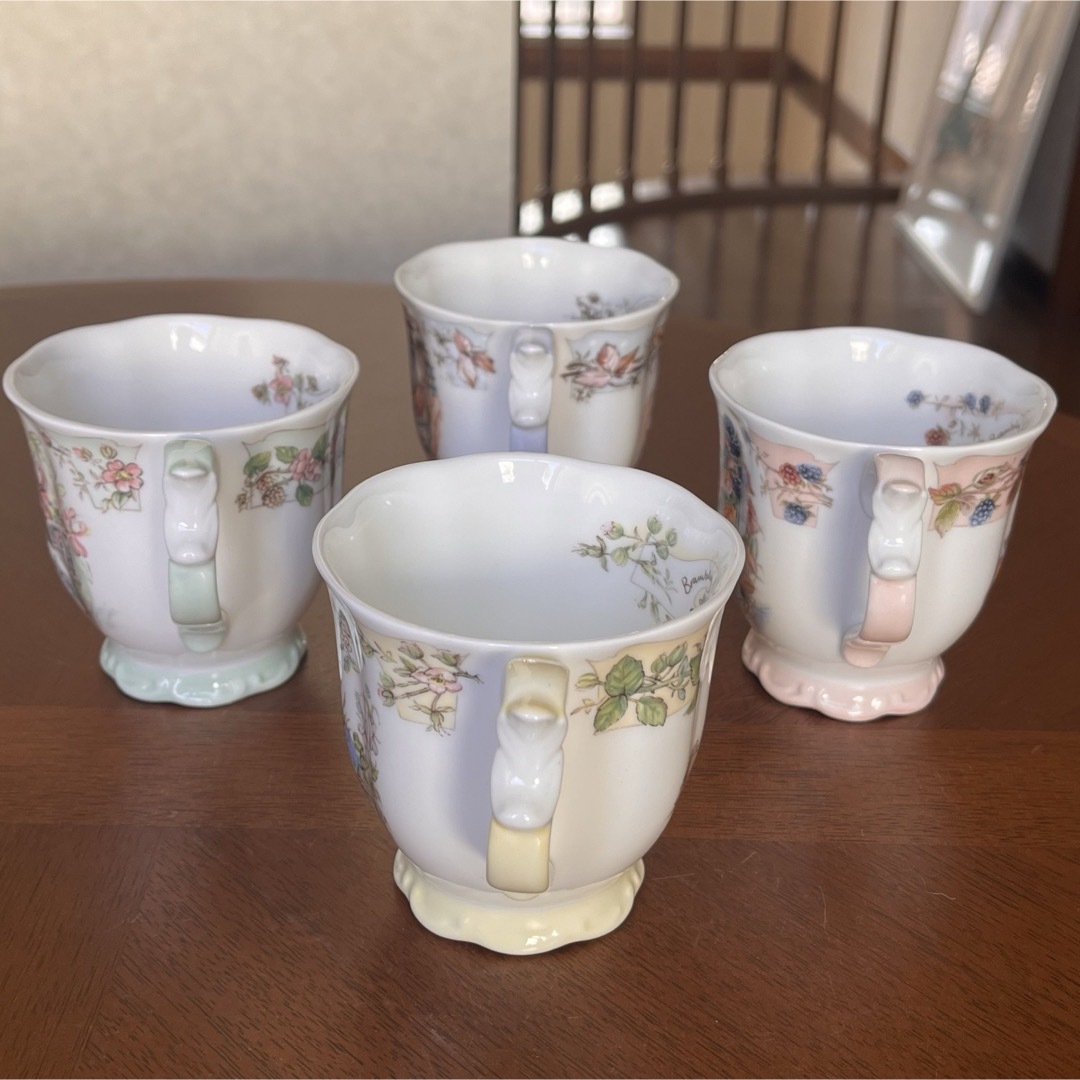 Royal Doulton(ロイヤルドルトン)の【美品】ロイヤルドルトン★ブランブリーヘッジ★フォーシーズンマグカップ　４個 インテリア/住まい/日用品のキッチン/食器(食器)の商品写真