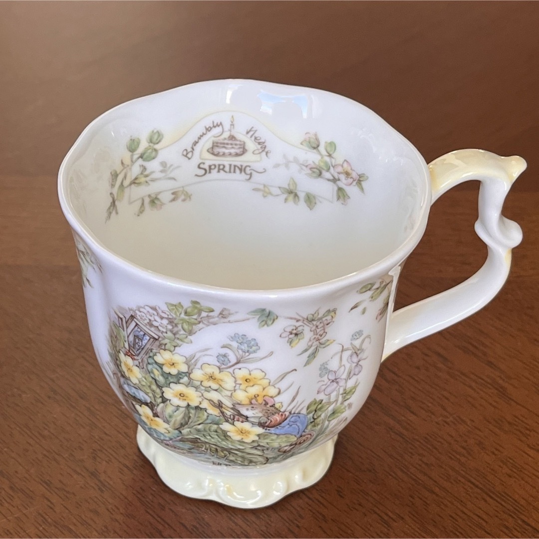 Royal Doulton(ロイヤルドルトン)の【美品】ロイヤルドルトン★ブランブリーヘッジ★フォーシーズンマグカップ　４個 インテリア/住まい/日用品のキッチン/食器(食器)の商品写真