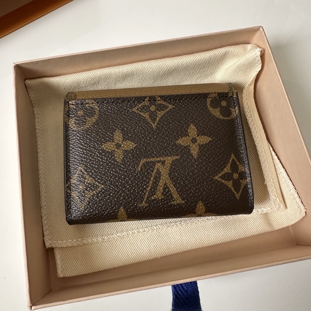 LOUIS VUITTON(ルイヴィトン)のルイヴィトン 三つ折り財布 レディースのファッション小物(財布)の商品写真