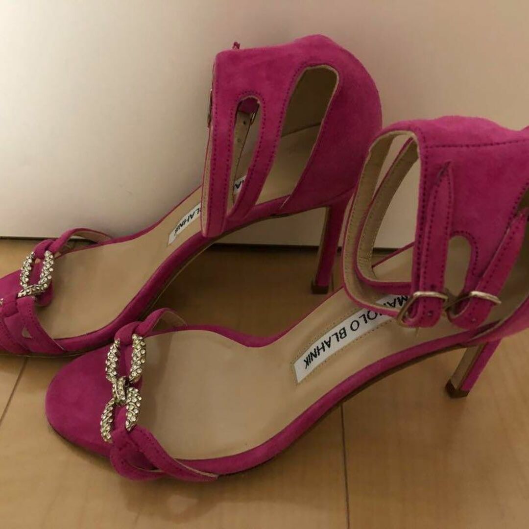 MANOLO BLAHNIK(マノロブラニク)のマノロブラニク　新品未使用　ピンク レディースの靴/シューズ(ハイヒール/パンプス)の商品写真
