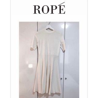 ロペ(ROPE’)のRope’ オフホワイト 上品 ニット ワンピース 半袖(ひざ丈ワンピース)