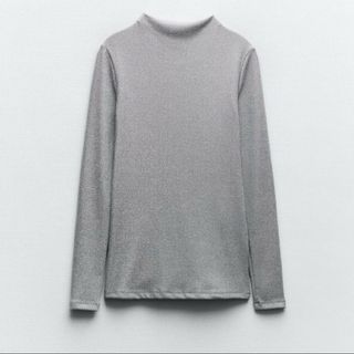 ザラ(ZARA)の【ZARA】シャイニーメタリックスレッドトップス(ニット/セーター)