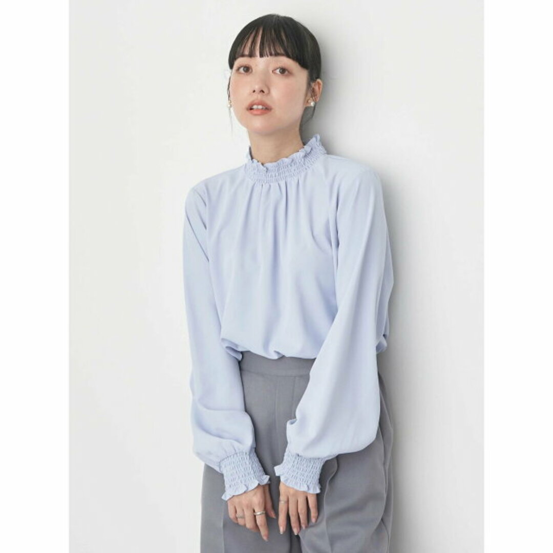 earth music & ecology(アースミュージックアンドエコロジー)の【サックスブルー】シャーリングブラウス オフィス/フォーマル/レディース/24SS レディースのトップス(シャツ/ブラウス(長袖/七分))の商品写真