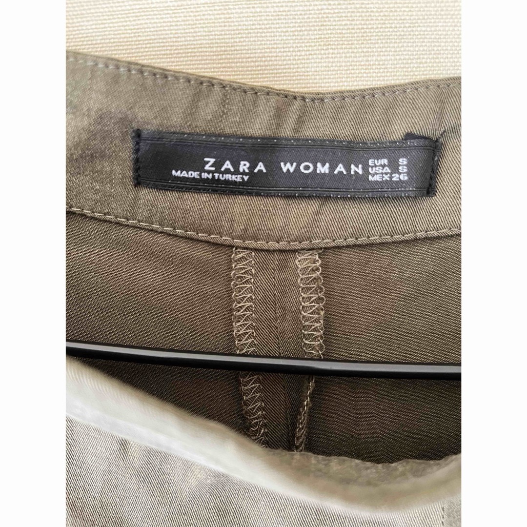 ZARA(ザラ)のZARA WOMAN スタッズ無地 ワイドパンツ レディースのパンツ(カジュアルパンツ)の商品写真