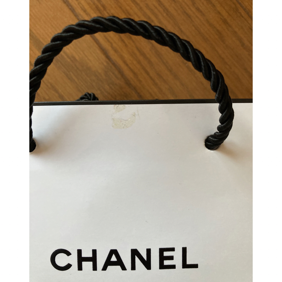 CHANEL(シャネル)のCHANEL シャネル ホワイト ショップ袋　ショッパー　紙袋 レディースのバッグ(ショップ袋)の商品写真