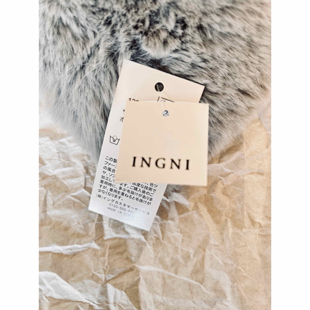 INGNI First(イングファースト)の新品未使用タグ付きファーマフラー　ファーティペット レディースのファッション小物(マフラー/ショール)の商品写真