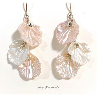 大人キレイ／上品　輝く　揺れる 花びらピアス・イヤリング／ピンク(ピアス)