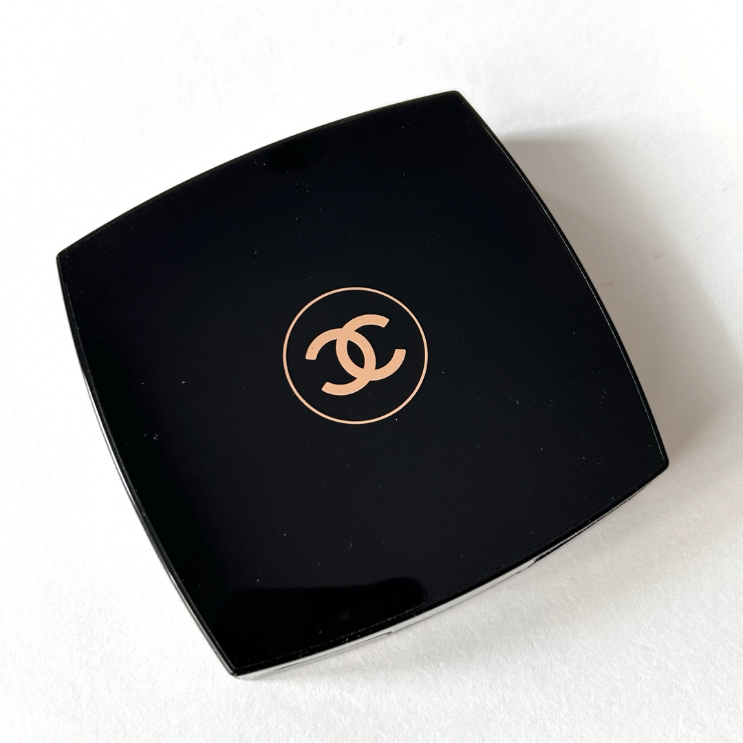 CHANEL(シャネル)の特別限定　シャネル CHANEL ル リオン ドゥ シャネル  プレストパウダー コスメ/美容のベースメイク/化粧品(フェイスカラー)の商品写真