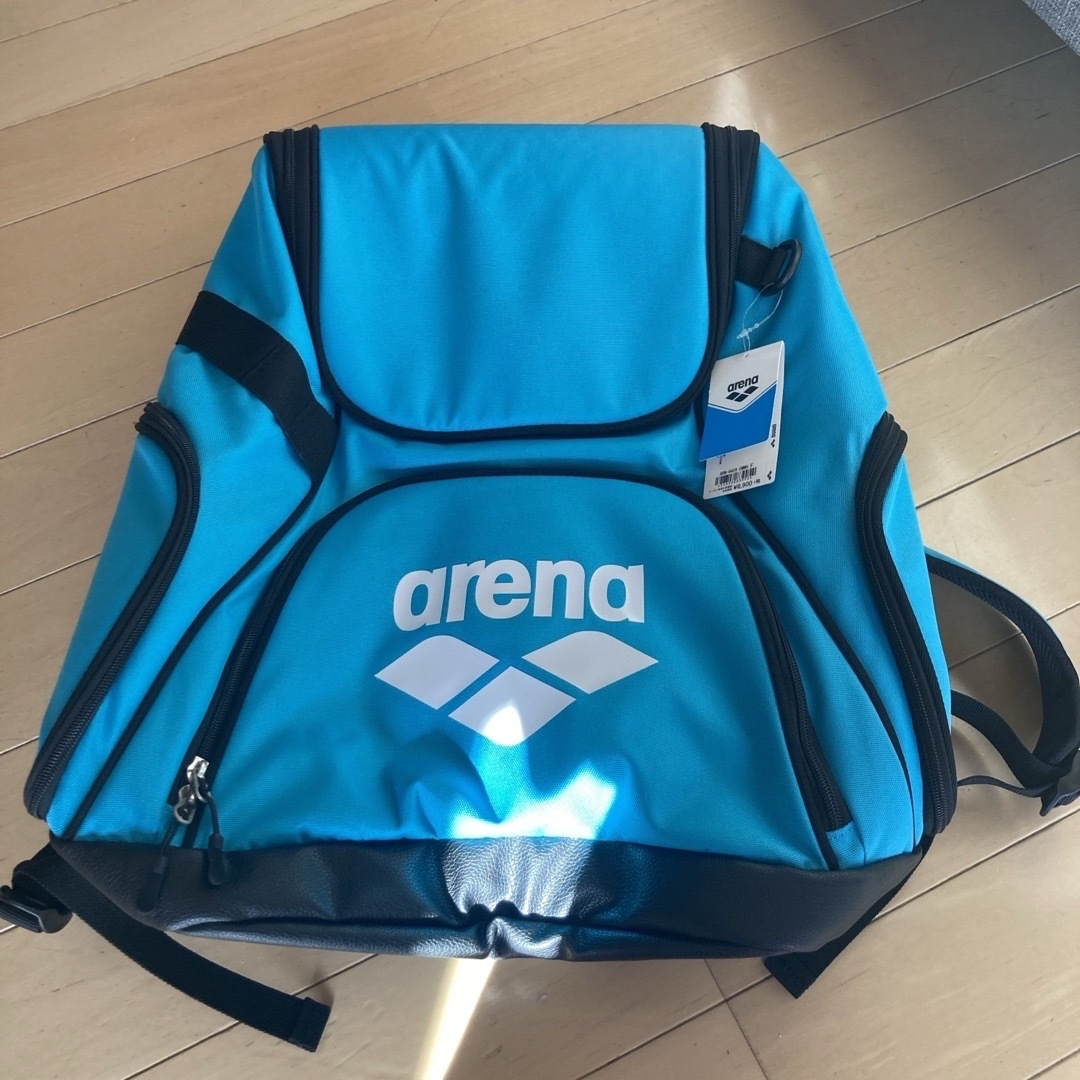 arena(アリーナ)のarena リュック　水色　30L メンズのバッグ(バッグパック/リュック)の商品写真