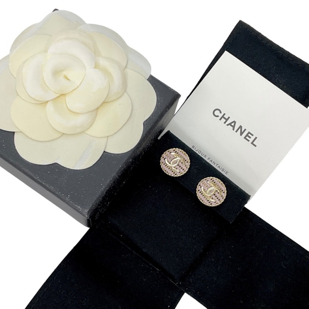 CHANEL(シャネル)のシャネル CHANEL イヤリング ココマーク ゴールド ピンク レディースのアクセサリー(イヤリング)の商品写真