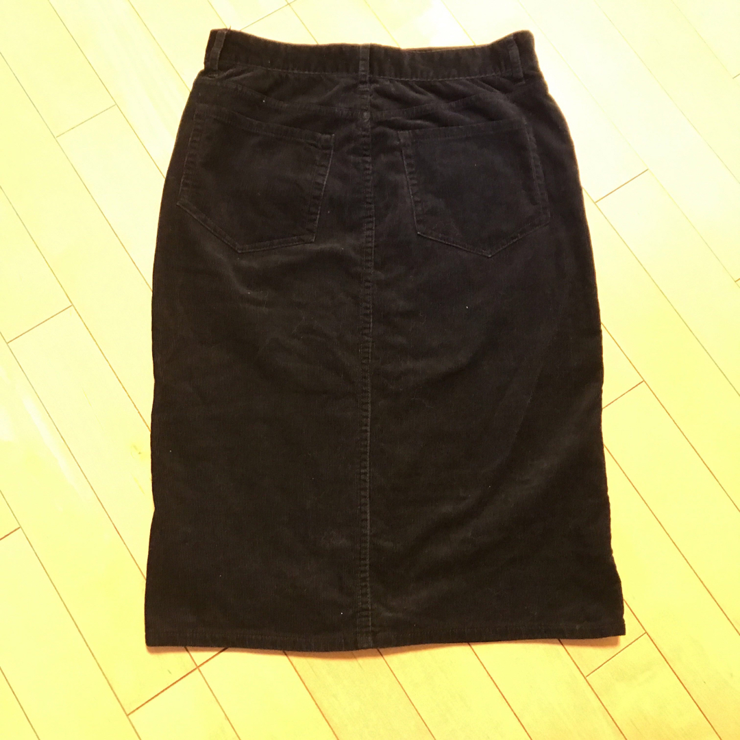 GU(ジーユー)のGU　コーデュロイタイトスカート　Mサイズ レディースのスカート(ひざ丈スカート)の商品写真