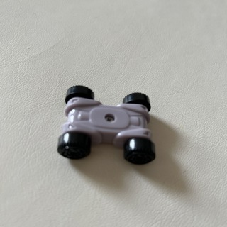 車のおもちゃ　薄紫色(知育玩具)