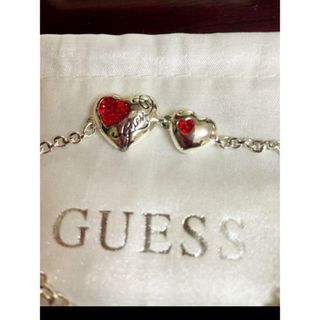 ゲス(GUESS)のGUESS レッド スワロフスキー ストーン ハート シルバー ブレスレット❣️(ブレスレット/バングル)