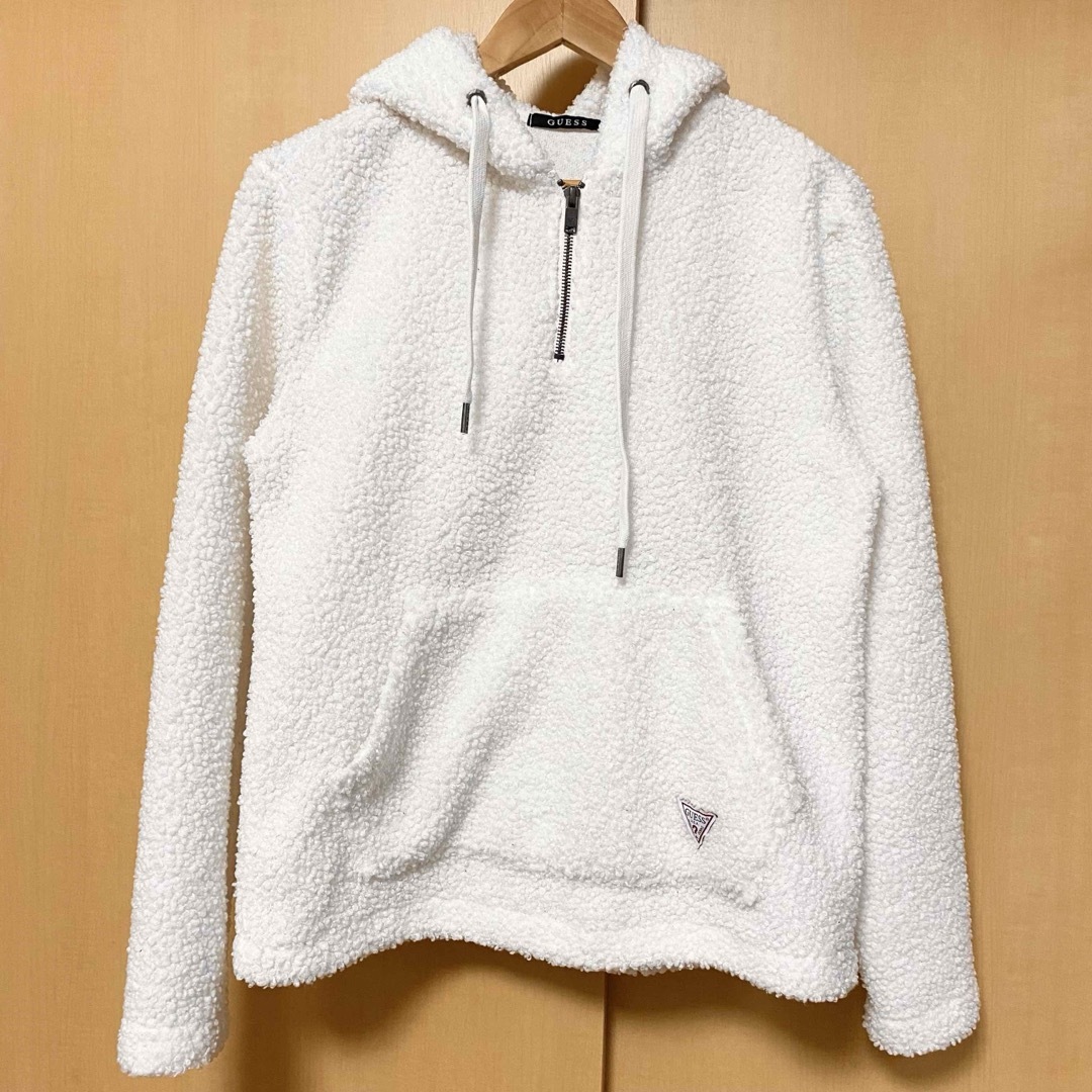 GUESS(ゲス)の【オンライン限定】GUESS ハーフジップ ボアパーカー  ビッグロゴ Sサイズ メンズのトップス(パーカー)の商品写真