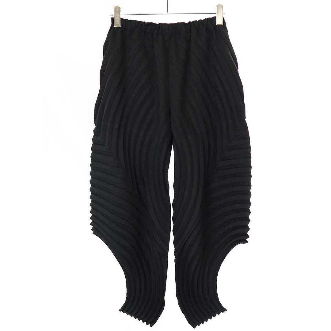 ISSEY MIYAKE(イッセイミヤケ)のISSEY MIYAKE イッセイミヤケ 23AW CURVED PLEATS キューブド プリーツトラウザーパンツ IM33FF174 ブラック 2 レディースのパンツ(その他)の商品写真