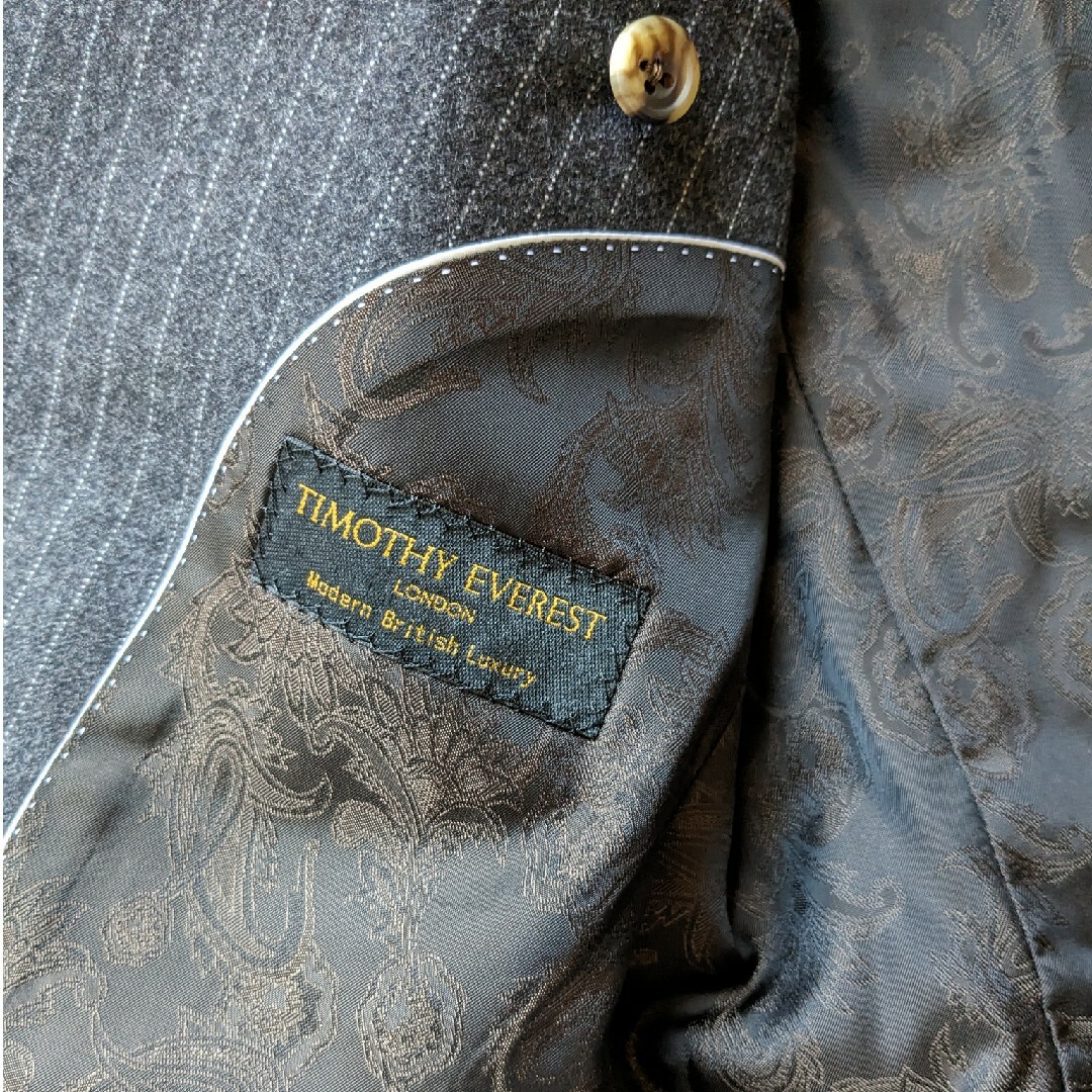 TIMOTHY EVEREST(ティモシーエベレスト)のティモシーエベレスト　ウール　テーラードジャケット　ダークグレー　ストライプ　L メンズのジャケット/アウター(テーラードジャケット)の商品写真