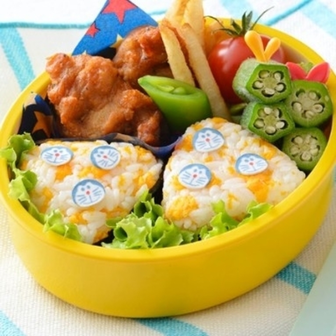 BANDAI(バンダイ)のおさかなチップ　キャラフル　4袋 食品/飲料/酒の食品(その他)の商品写真