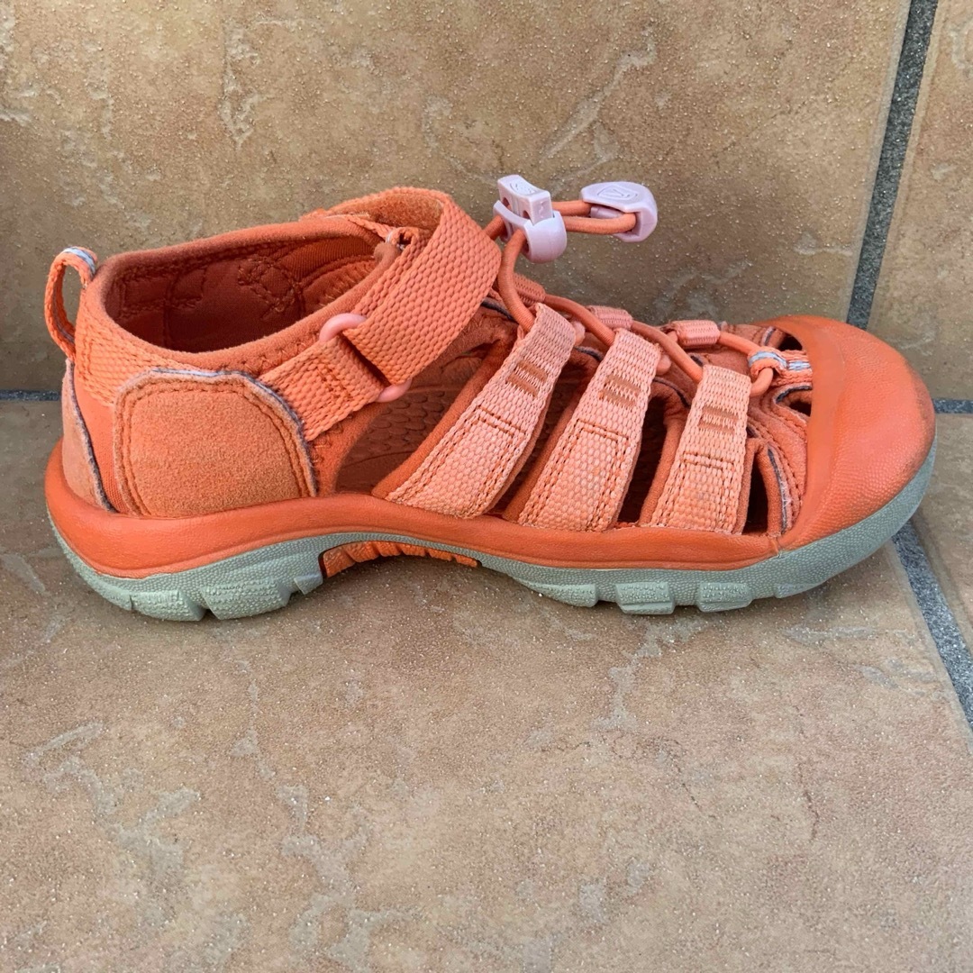 KEEN(キーン)のkeen(キーン) サンダル　キッズ　オレンジ　サイズ:18.5cm キッズ/ベビー/マタニティのキッズ靴/シューズ(15cm~)(サンダル)の商品写真