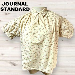 ジャーナルスタンダード(JOURNAL STANDARD)のJOURNAL STANDARD ジャーナルスタンダード　トップス　ベージュ花柄(カットソー(半袖/袖なし))