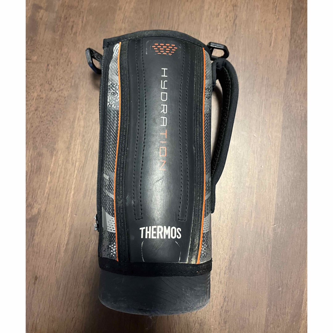 THERMOS(サーモス)の【サーモス】1リットル用水筒カバー　黒　ジャンク品 キッズ/ベビー/マタニティの授乳/お食事用品(水筒)の商品写真