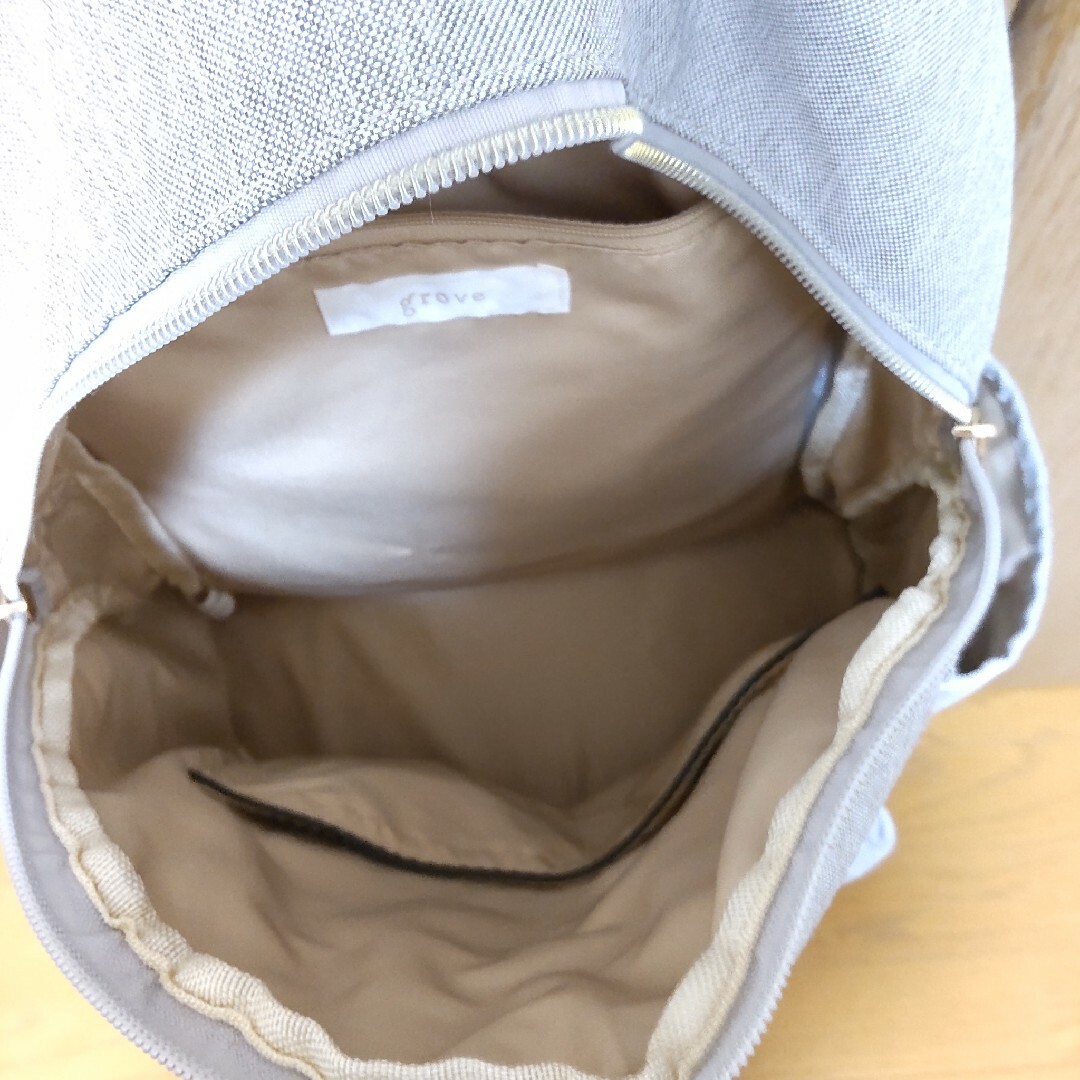 ライトグレー　リュック レディースのバッグ(リュック/バックパック)の商品写真