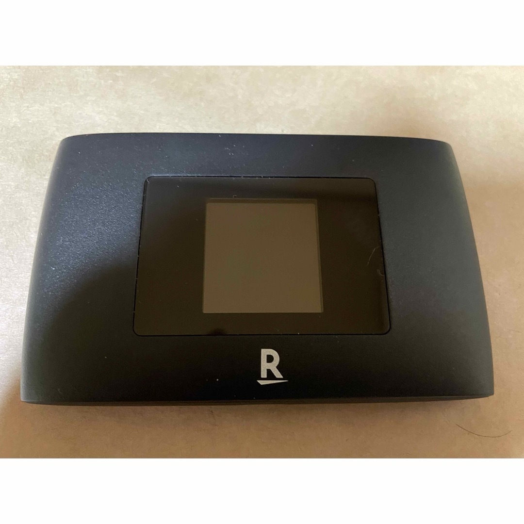 Rakuten(ラクテン)のRakuten WiFi Pocket 2C ZR03M ブラック スマホ/家電/カメラのスマホ/家電/カメラ その他(その他)の商品写真