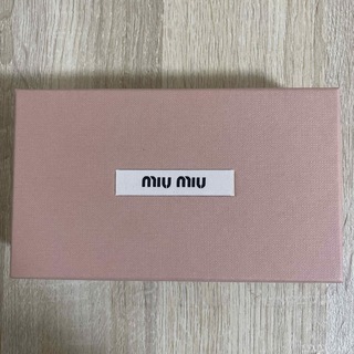 ミュウミュウ(miumiu)のmiumiu  空箱　化粧箱(ショップ袋)