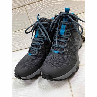 ザノースフェイス(THE NORTH FACE)の定価22000円・ノースフェイス・トレッキングシューズ・レディース・23(登山用品)