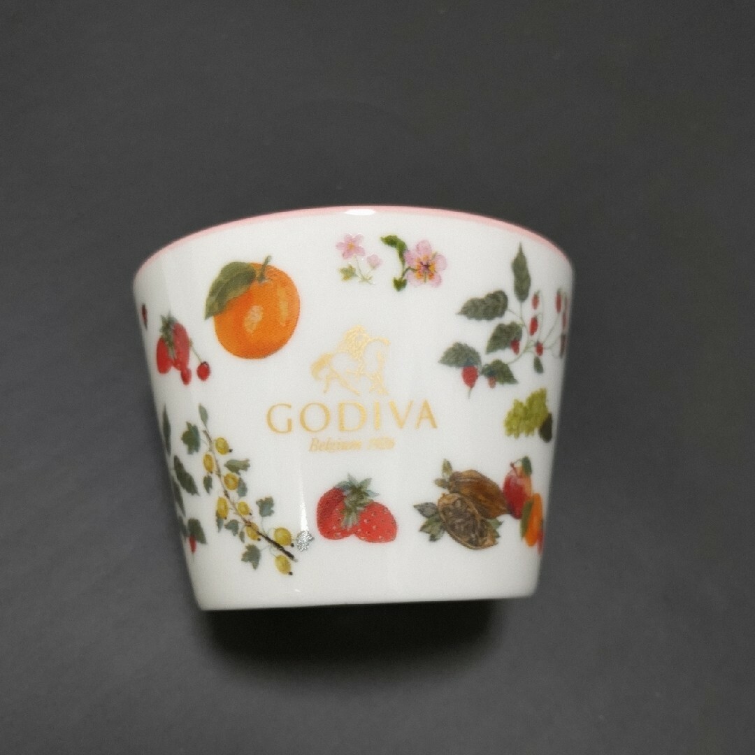 GODIVA(ゴディバ)のゴディバ　オリジナルカップ＆ソーサー インテリア/住まい/日用品のキッチン/食器(食器)の商品写真